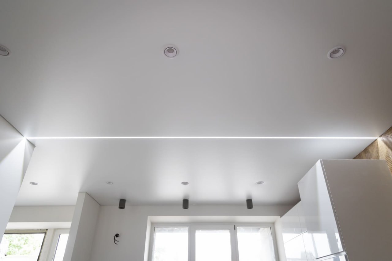 Как выбрать натяжной потолок: советы и полезные рекомендации