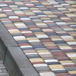 Причины выбирать качественные дорожные бордюры и тротуарные плиты
