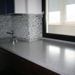 Кому найкраще підійде стільниця зі штучного каменю